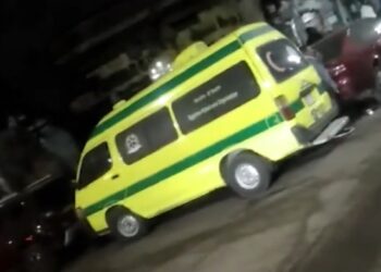 قتل أسرته وانتحر .. أول صور لحظة نقل جثث ضحايا حادث الزمالك