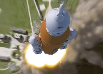 استمرار التقدم في صاروخ SLS الضخم التابع لناسا قبل إطلاق Artemis I