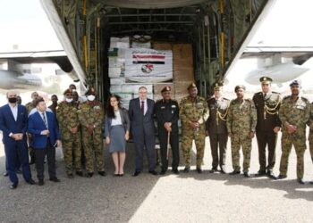 بتوجيه رئاسي.. مصر ترسل شحنات طبية إهداء للشعب السودانى