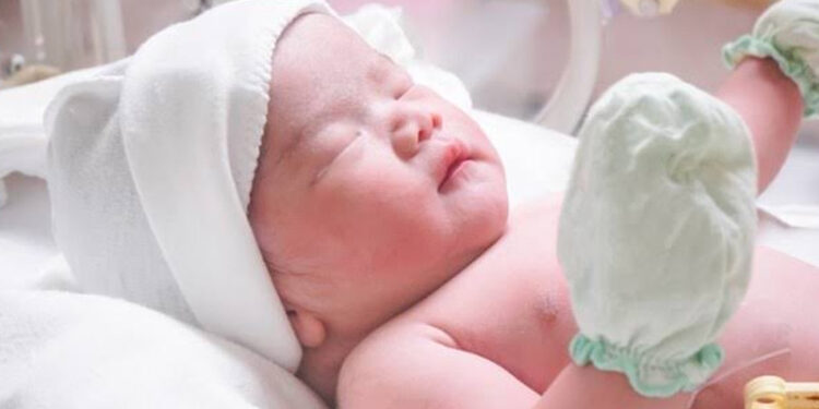 للأمهات.. 5 نصائح مفيدة لتعزيز مناعة الطفل المبتسر