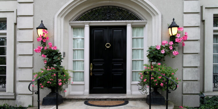 لون طلاء باب المنزل.. ماذا يقول عن شخصيتك؟