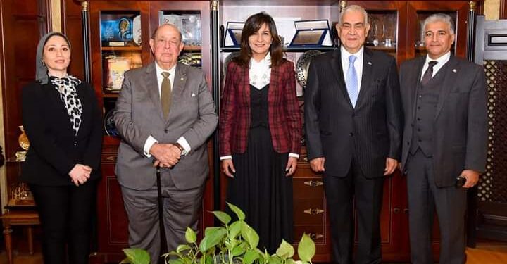 وزيرة الهجرة تبحث مع جمعية رجال الأعمال استعدادات مصر تستطيع بالصناعة