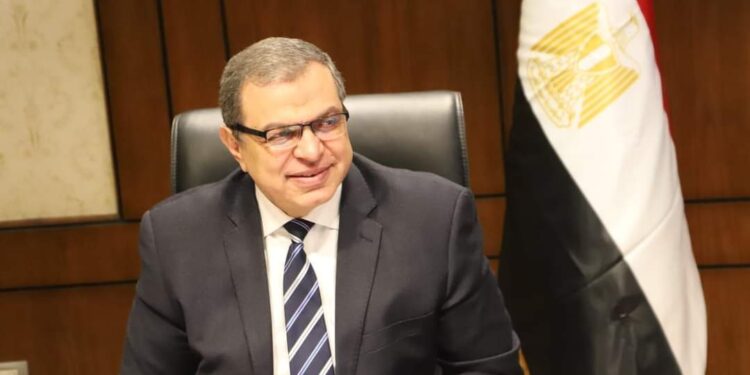 القوى العاملة: تعيين 752 شابا منهم 19 قادرون باختلاف بأسيوط