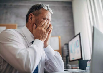 نصائح لمكافحة جفاف العين إذا كنت تحدق في الشاشات طوال اليوم