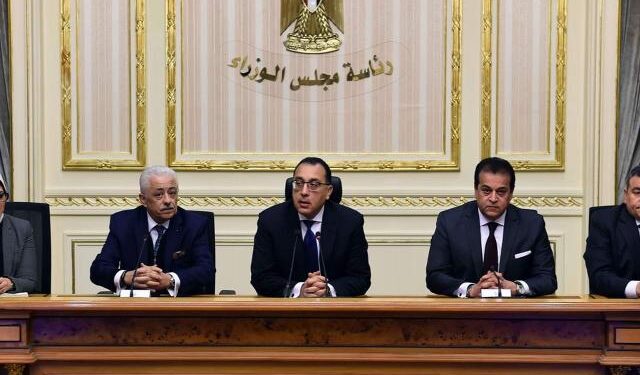 الحكومة تزف بشرى سارة لأطباء الامتياز والتمريض بشأن زيادة المكافأة (تفاصيل كاملة)