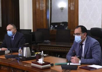 بالفيديو كونفرانس.. مدبولي يوجه المحافظين بمتابعة الأثار الناجمة عن الطقس