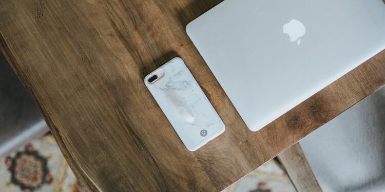 نقل الملفات بسهولة بين iPhone و Mac