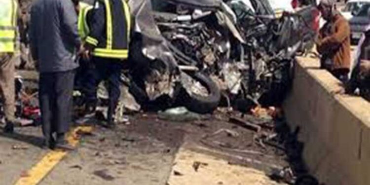 مصرع وإصابة 4 أشخاص في حادث تصادم بالطريق الدولي أمام جمصة