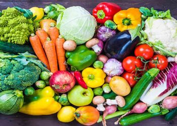 استقرار سعر الطماطم وارتفاع الثوم.. أسعار الخضار في سوق العبور اليوم