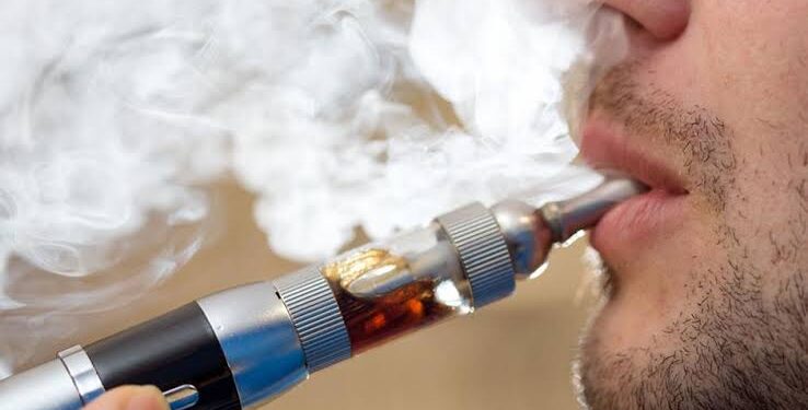 دراسة: السجائر الإلكترونية تساهم في الإصابة بأمراض اللثة