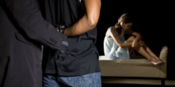 حبس فتاة وشاب بتهمة ممارسة الشذوذ  داخل شقة بمدينة بنها