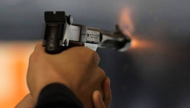 شاب يقتل صديقه عن طريق الخطأ خلال عبثه بسلاح ناري في شبرا