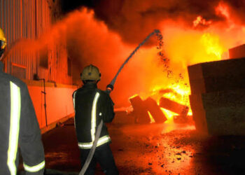 السيطرة على حريق نشب داخل شقة سكنية في حدائق الاهرام دون وقوع إصابات