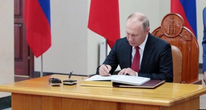 اتفاقية صداقة وتعاون بين روسيا وجمهوريتي دونيتسك ولوجانسك.. ما هي اهم البنود؟