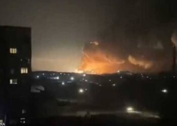 قصفة صاروخي أوكراني يستهدف سفينتي شحن روسيتين ووقوع إصابات