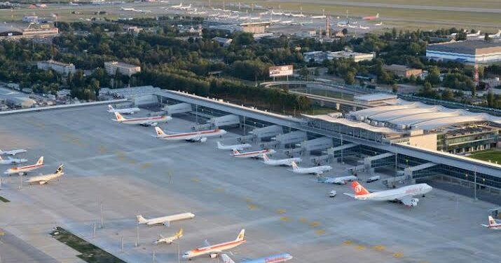 وزارة الدفاع الروسية: سيطرنا على مطار جنوب كييف