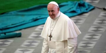 الفاتيكان يؤكد استعداده لتسهيل المفاوضات بين روسيا وأوكرانيا