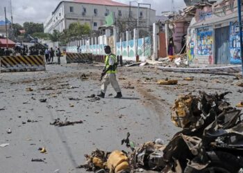 مقتل 10 أشخاص إثر انفجار لغم في الصومال