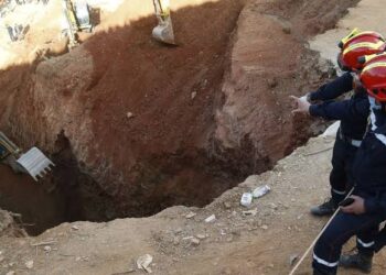 رجال الإنقاذ يصلون لمكان تموضع الطفل ريان داخل البئر