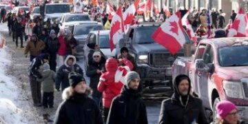 اعتقالات بالجملة ومئات الغرامات في كندا بسبب احتجاجات معارضة لقيود كورونا