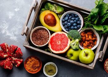 الأطعمة التي يجب إضافتها وتجنبها أثناء اتباع نظام غذائي صحيح