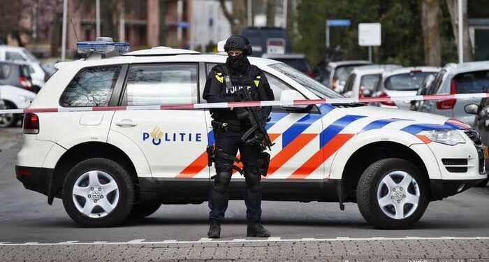 شرطة هولندا تلقي القبض على 3 أشخاص تخصصوا في سرقة الحمام