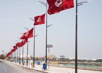 رفع حظر التجوال في تونس بدء من الجمعة