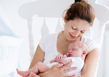 رعاية ما بعد الحمل: أسباب زيارة أخصائي العلاج الطبيعي بعد الولادة