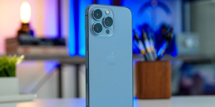 Apple.. ما هي مدة عمل بطارية IPhone 13 و13 Pro؟