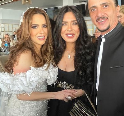 صور.. نجوم الفن في عقد قران دينا عبدالعزيز