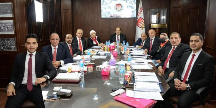 أعضاء الأوليمبي يتقدمون بمذكرة رسمية إلي وزير الرياضة  ضد مجلس الشاذلي