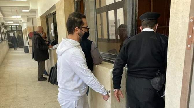 بالصور .. لحظة وصول الفنان شادي خلف لجلسة محاكمته بتهمة التحرش بـ7 فتيات