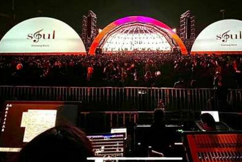 السر في حذف أغاني عمرو دياب من «اليوتيوب»