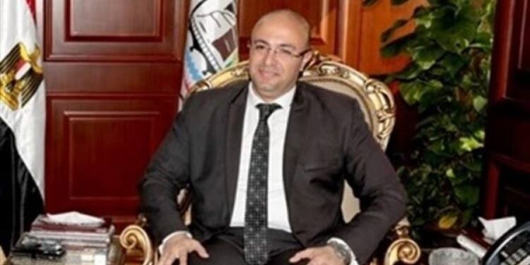 محافظ بني سويف يتابع جهود التعامل أزمة مياة السيل القديمة