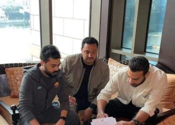 أبو جبل يُوقع مع وكيل أعمال سعودي لتسويقه في الشرق الأوسط