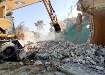 إزالة 35 حالة تعدى بالبناء على أملاك الدولة ضمن الموجة 19 بالمنيا