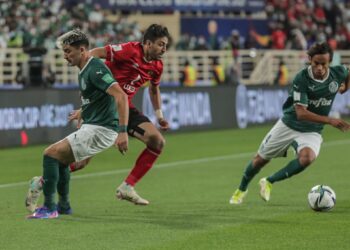 موعد مباراة الأهلي والهلال السعودي والقنوات الناقلة