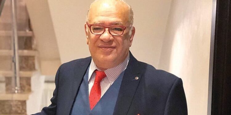 الفنان صلاح عبدالله  يدعم لاعبي المنتخب المصري