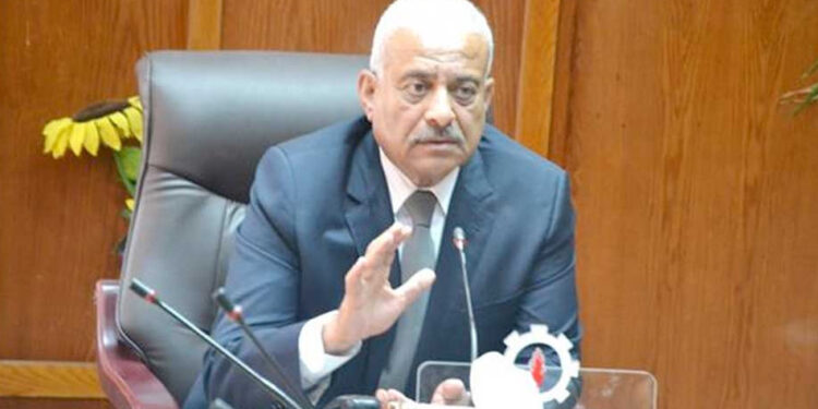 اللواء عبد المجيد صقر، محافظ السويس