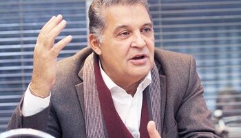 تشيع جنازة ولدة المنتج محسن جابر من مسجد الشرطة بأكتوبر