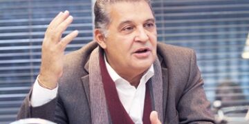 تشيع جنازة ولدة المنتج محسن جابر من مسجد الشرطة بأكتوبر