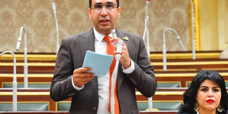 برلماني يهاجم وزير التعليم: «شوف حمامات المدارس قبل فرض الغرامات على المواطنين»