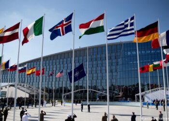 الناتو متحديا موسكو: سننشر قوات برية وجوية دفاعية للقسم فى القسم الشرقى من الحلف