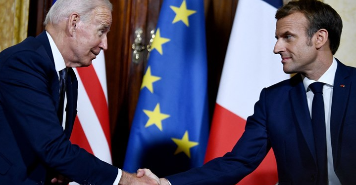 بايدن وماكرون يؤكدان دعمهما لسيادة أوكرانيا ووحدة أراضيها