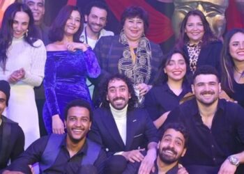 وزيرة الثقافة تشيد بمسرحية “المسرح وحشنا”