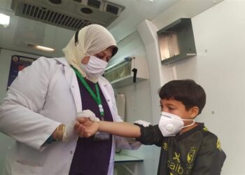 الكشف على 1300 مواطنا خلال قافلة طبية مجانية بالفشن ببني سويف