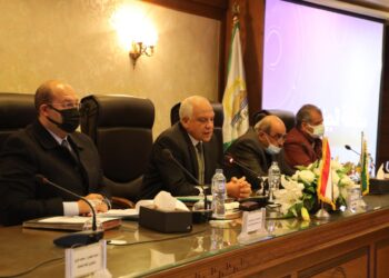 محافظ الجيزة يشدد علي تحسين مستوي الخدمات المقدمة للمواطنين