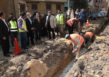 محافظ بني سويف يتابع مستجدات المشروعات الجاري تنفيذها ضمن حياة كريمة