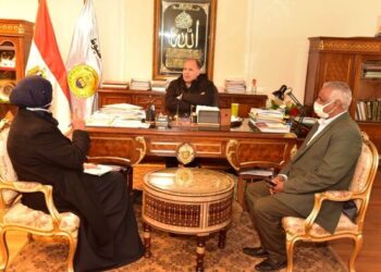 تعرف على قرارات محافظ أسيوط الخاصة بالأسر الأكثر إحتياجا وذوي الإعاقة