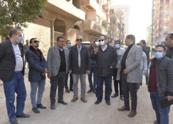 إعتماد 805 مليون جنية لرصف وصيانة الطرق بأسيوط ضمن مشروعات حياة كريمة